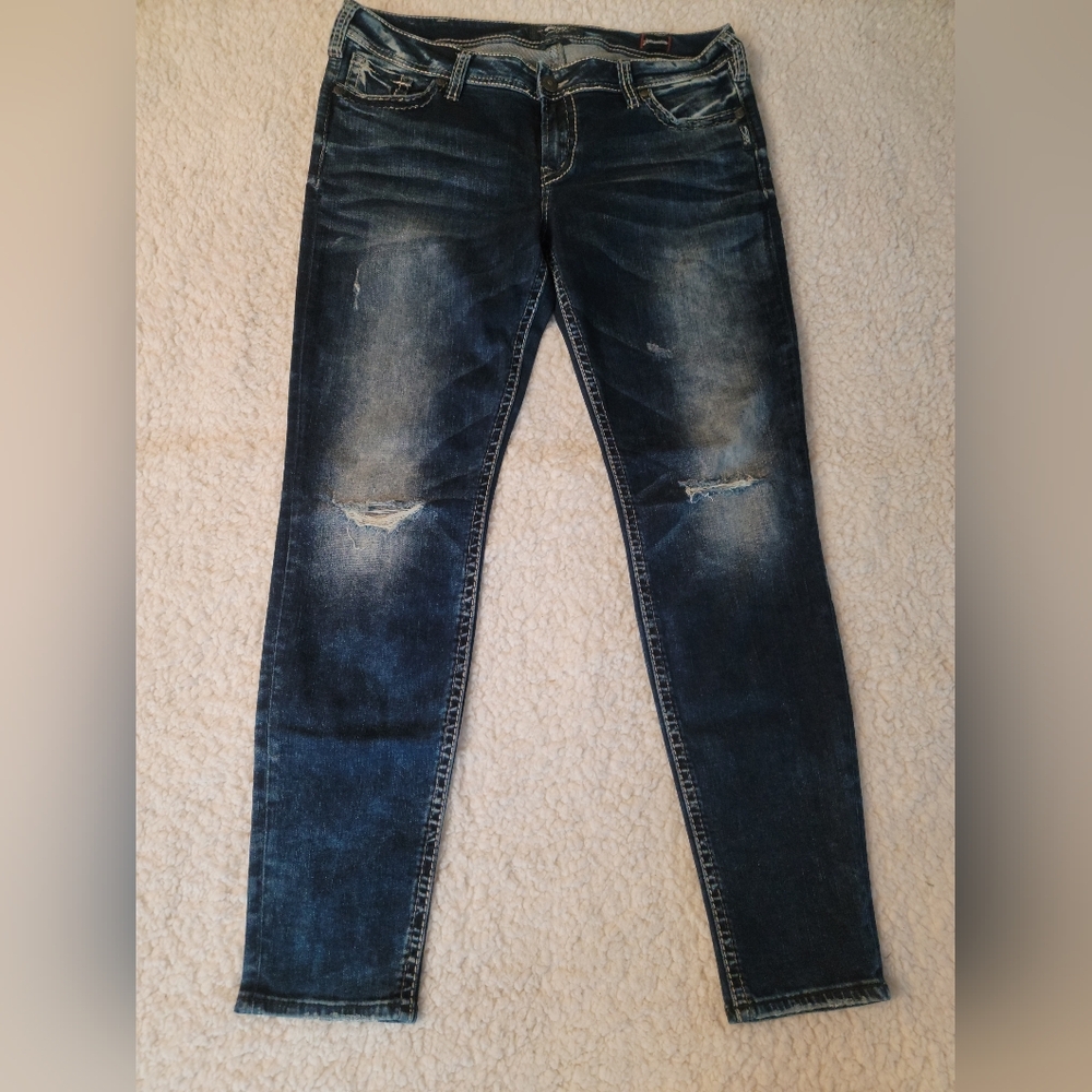 Silver Suki Mid Rise Super Skinny Jeans Dark Blue. Size 34x29